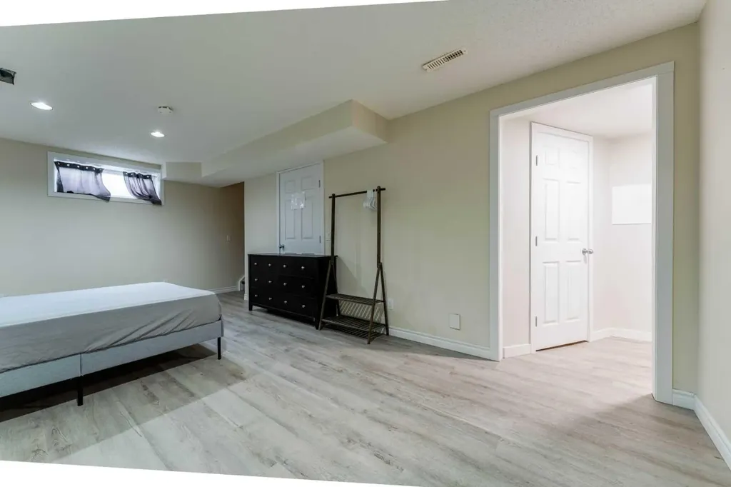 142 Bridlewood Manor SW Calgary AB T2Y 3T5