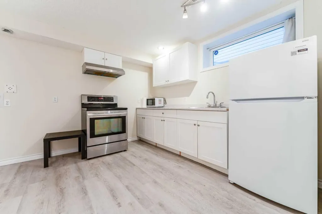 142 Bridlewood Manor SW Calgary AB T2Y 3T5