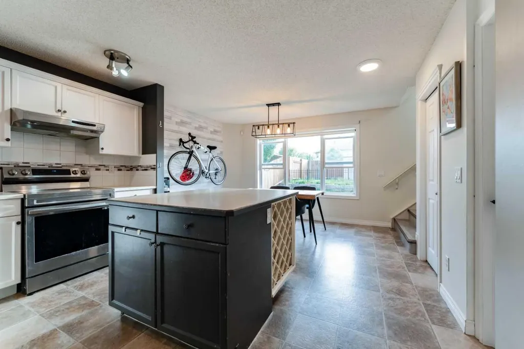 142 Bridlewood Manor SW Calgary AB T2Y 3T5