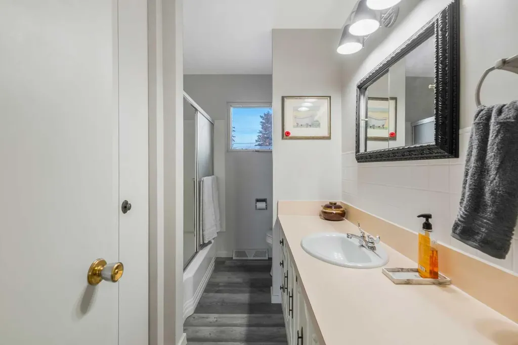 126 Springwood Drive SW Calgary AB T2W 0K5