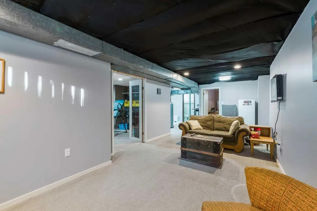 126 Springwood Drive SW Calgary AB T2W 0K5