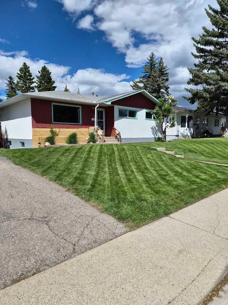 126 Springwood Drive SW Calgary AB T2W 0K5