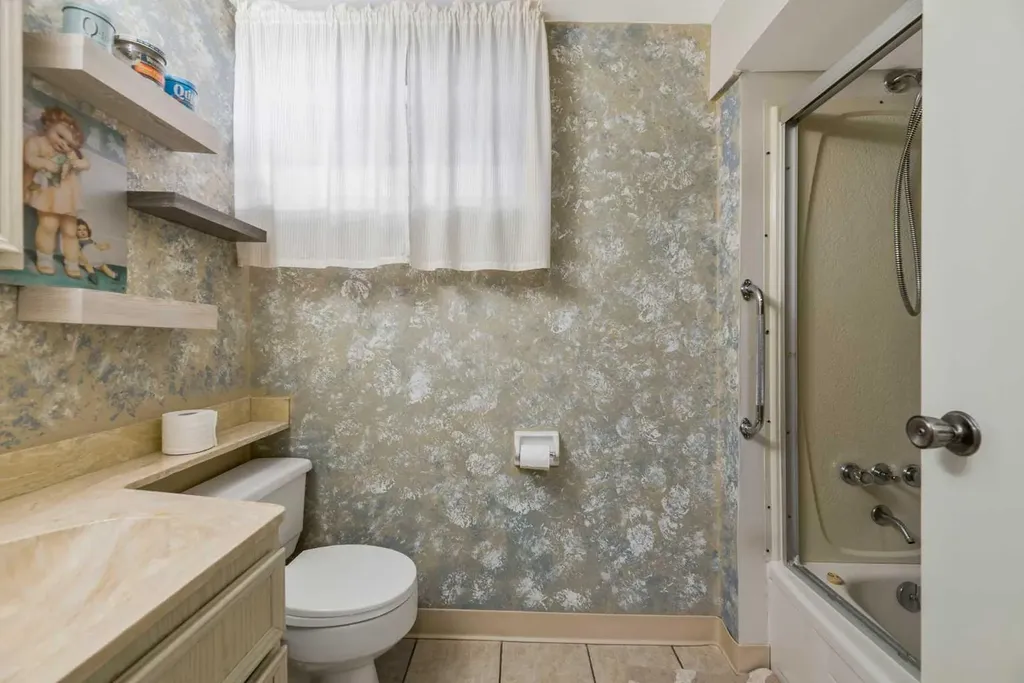 126 Springwood Drive SW Calgary AB T2W 0K5