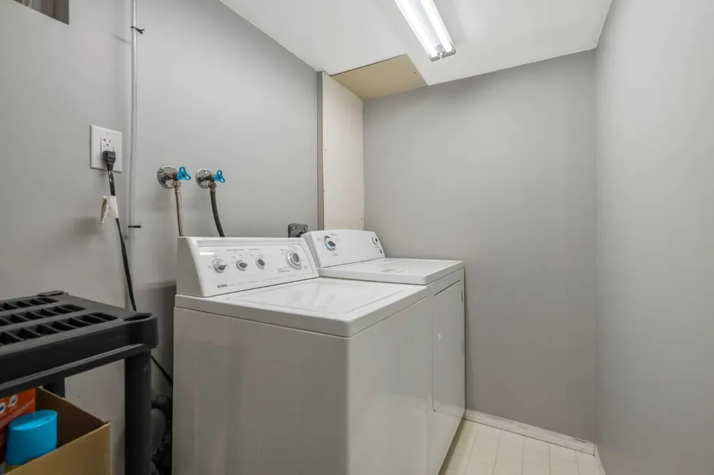 126 Springwood Drive SW Calgary AB T2W 0K5