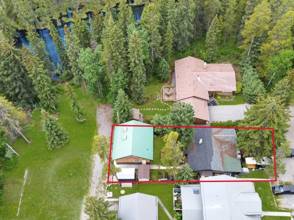 813 13th Street Canmore AB T1W1W5