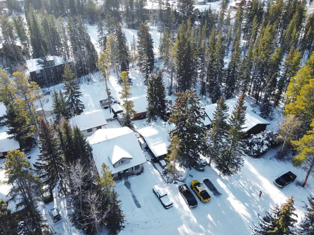 813 13th Street Canmore AB T1W1W5