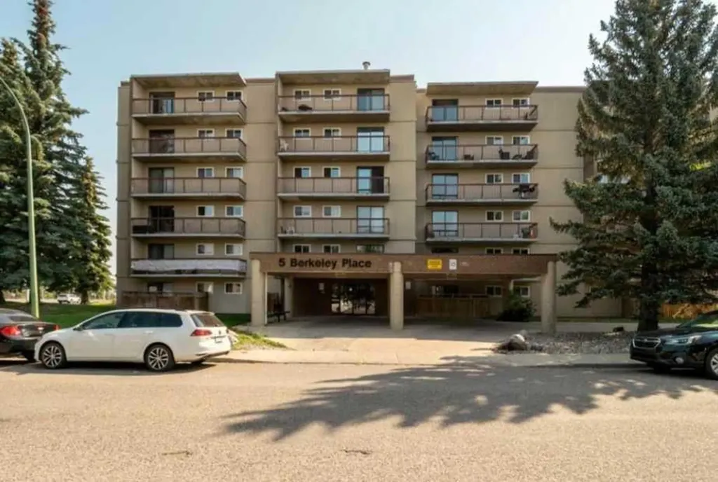 5 Berkeley Place W Lethbridge AB T1L 5M9