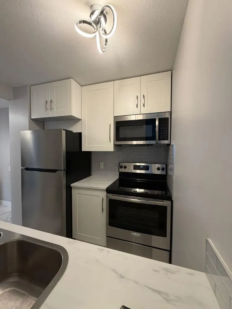 5 Berkeley Place W Lethbridge AB T1L 5M9