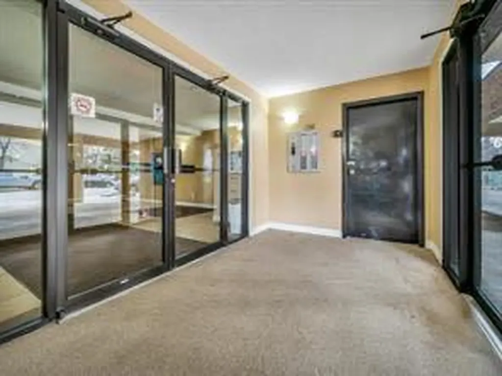 5 Berkeley Place W Lethbridge AB T1L 5M9