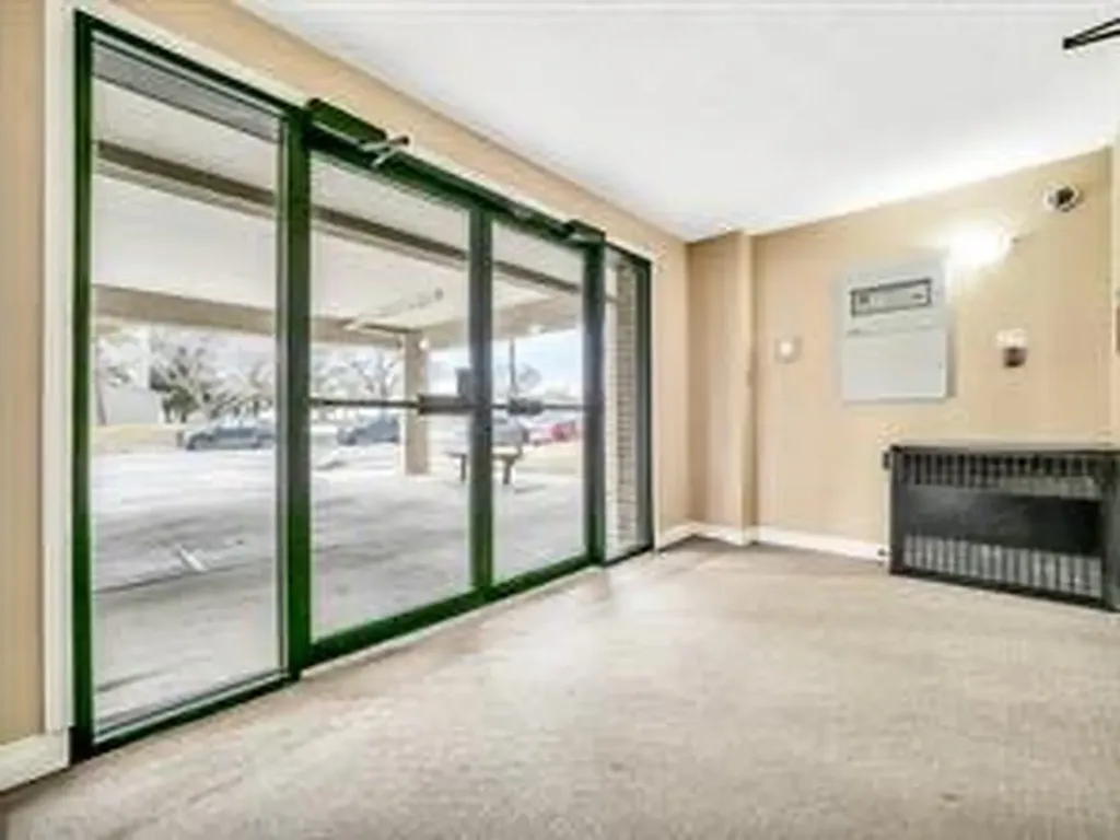 5 Berkeley Place W Lethbridge AB T1L 5M9