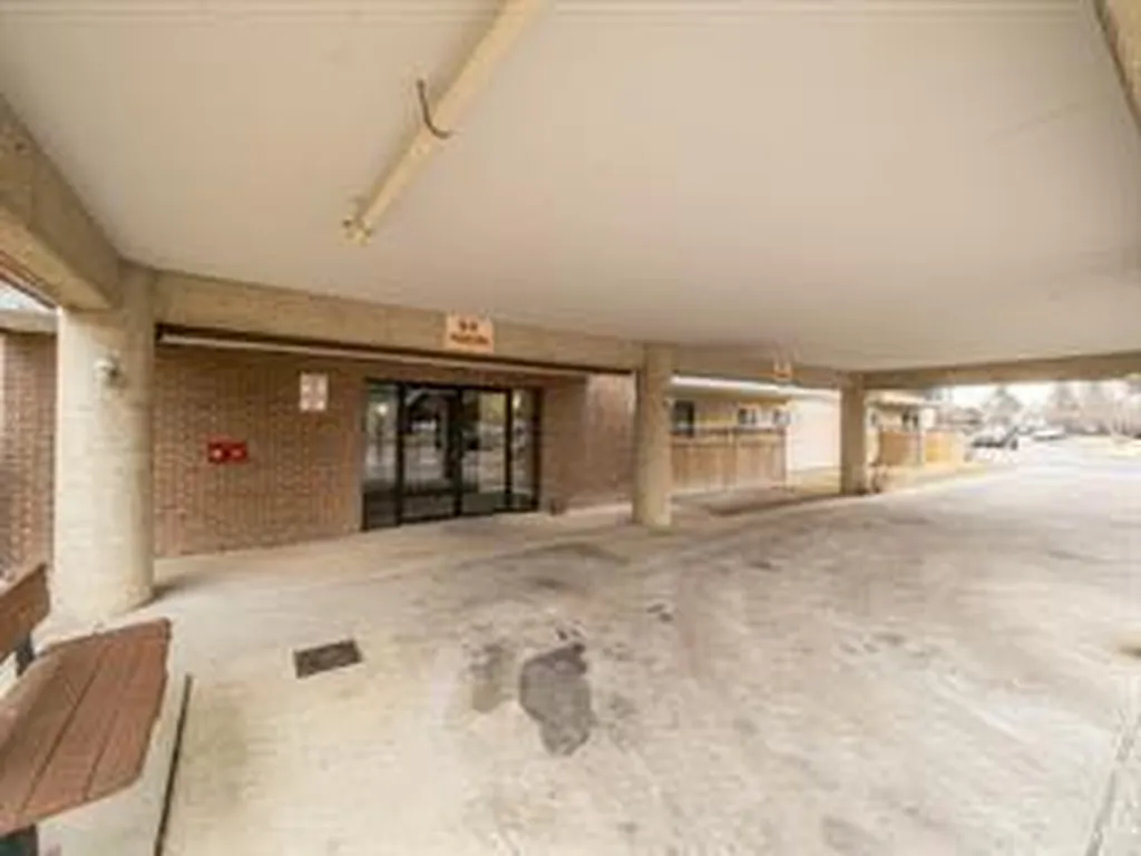 5 Berkeley Place W Lethbridge AB T1L 5M9