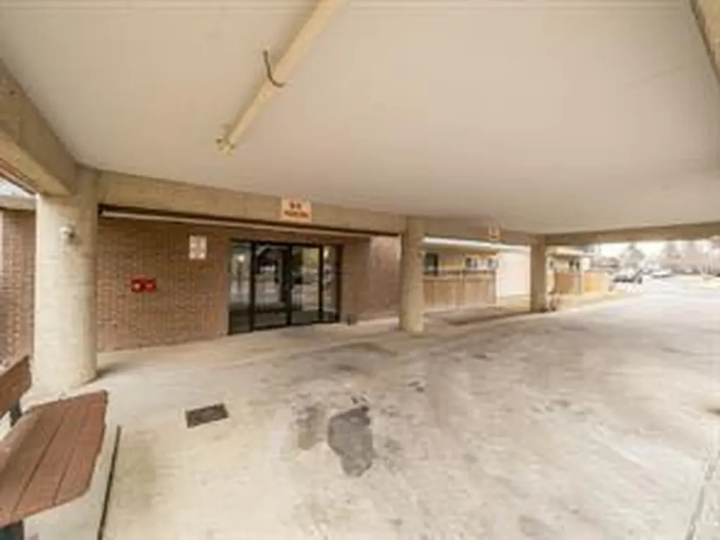 5 Berkeley Place W Lethbridge AB T1L 5M9