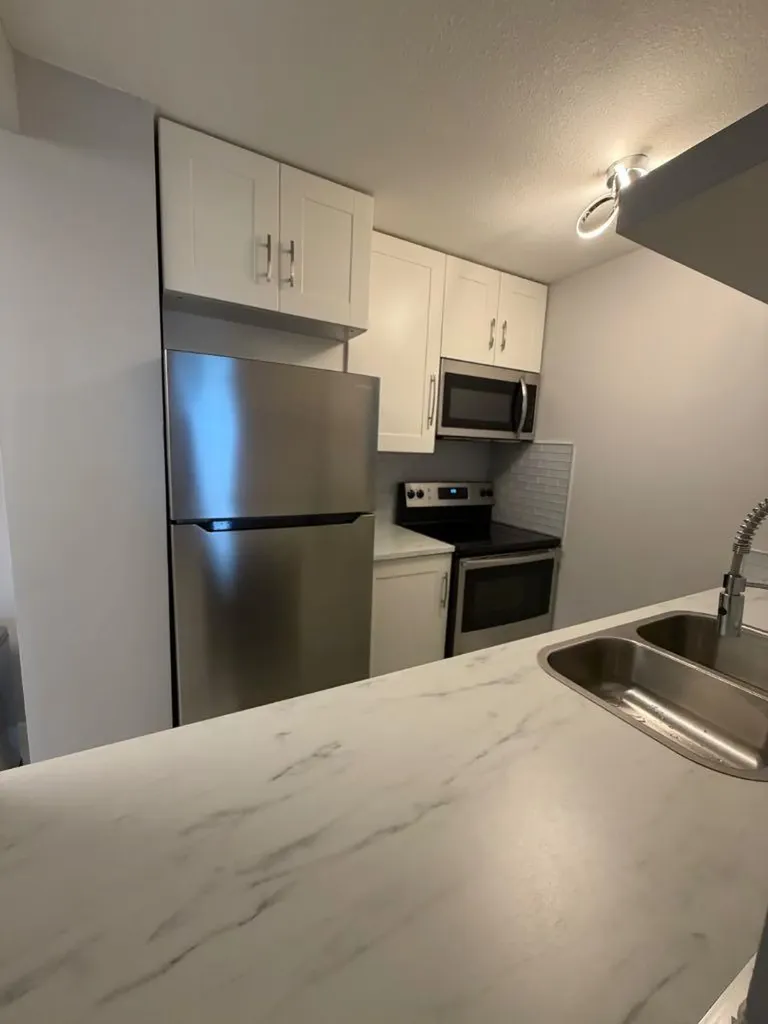 5 Berkeley Place W Lethbridge AB T1L 5M9
