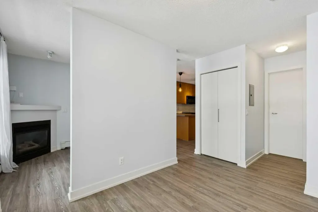 35 Richard Court SW Calgary AB T3E 7N9
