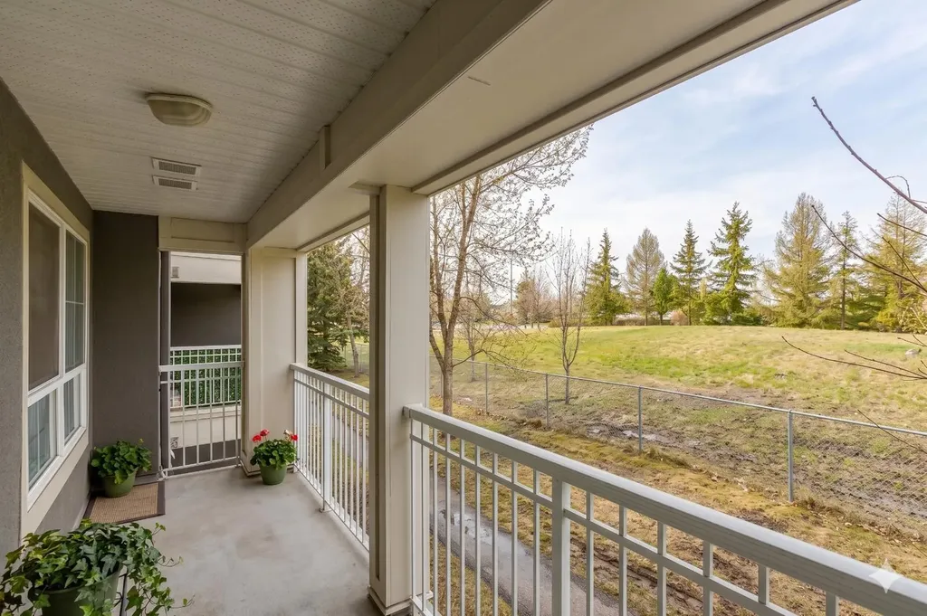 35 Richard Court SW Calgary AB T3E 7N9