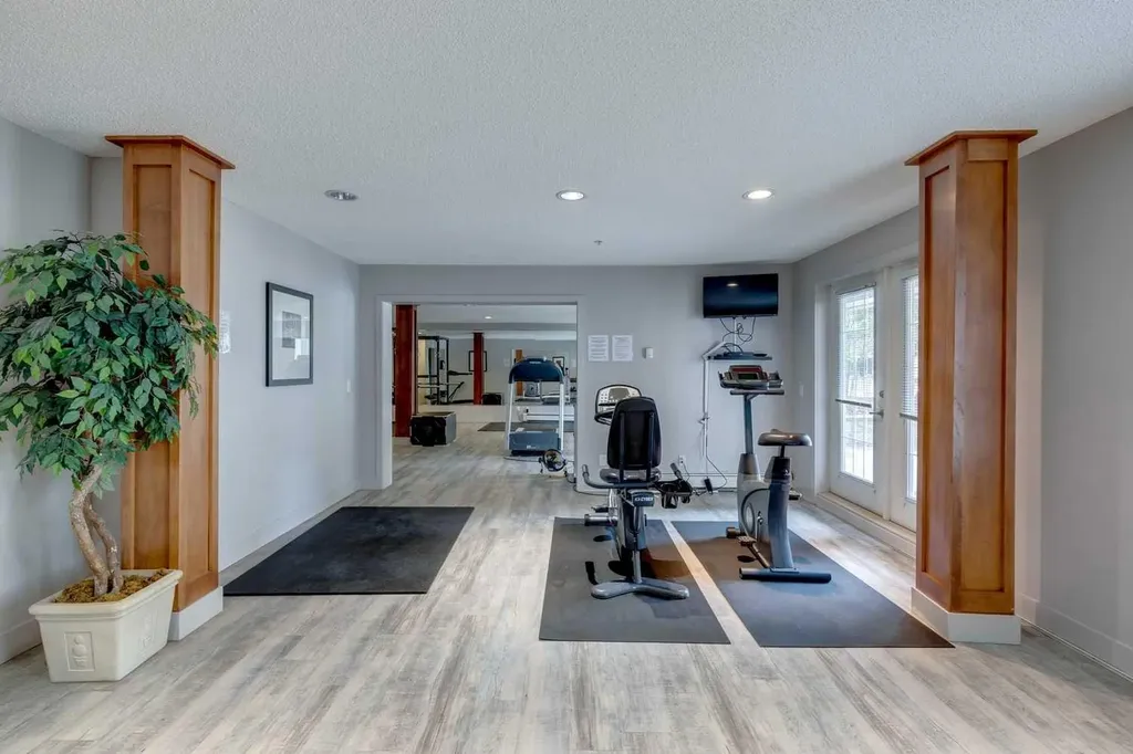 35 Richard Court SW Calgary AB T3E 7N9