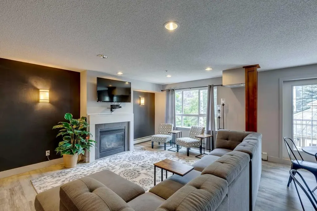 35 Richard Court SW Calgary AB T3E 7N9