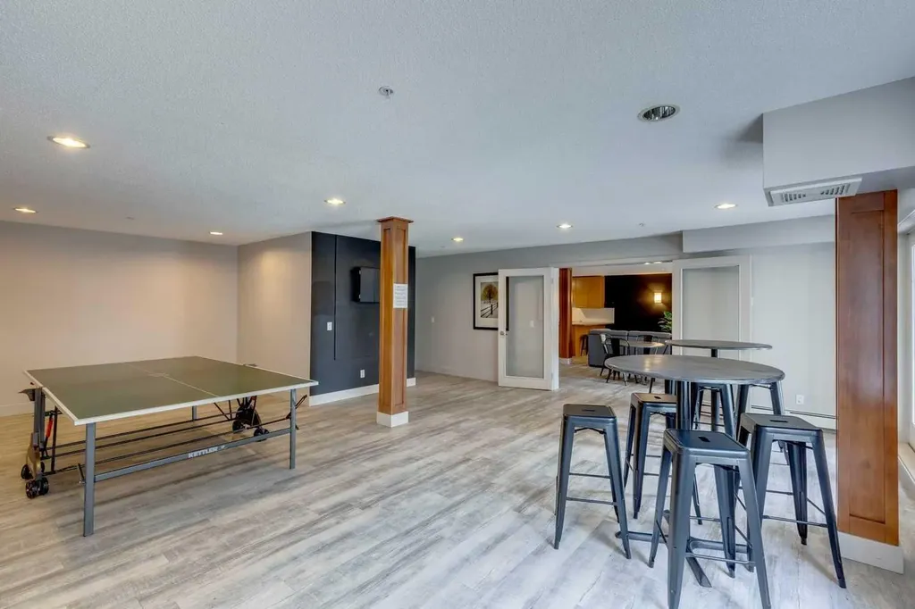 35 Richard Court SW Calgary AB T3E 7N9