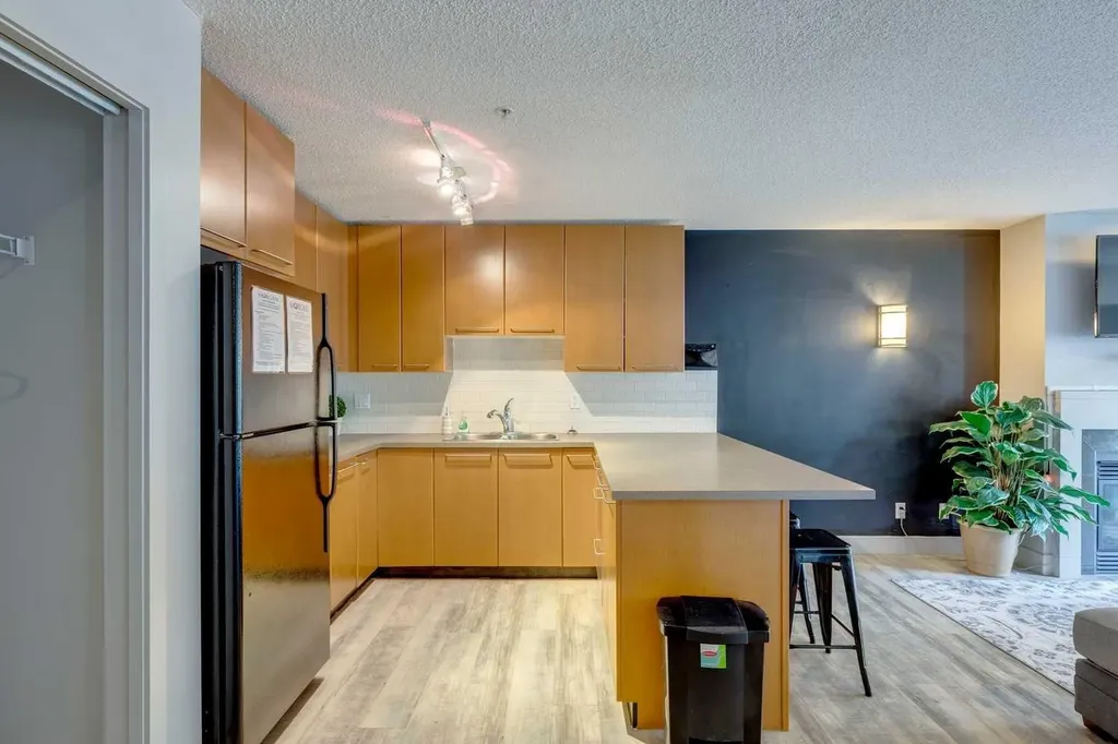 35 Richard Court SW Calgary AB T3E 7N9