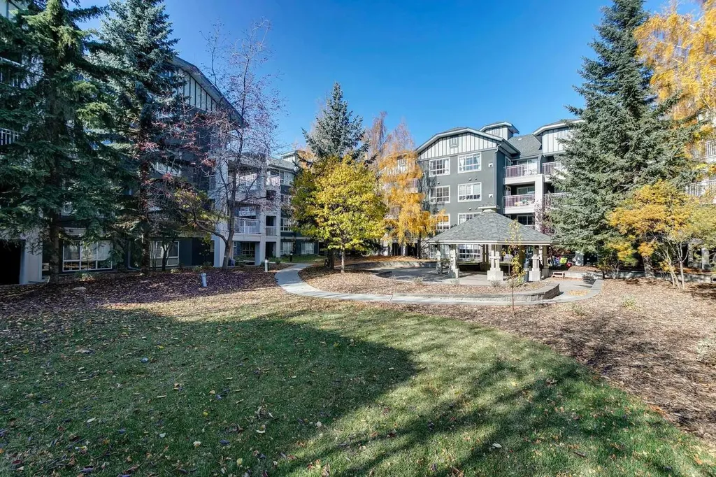 35 Richard Court SW Calgary AB T3E 7N9