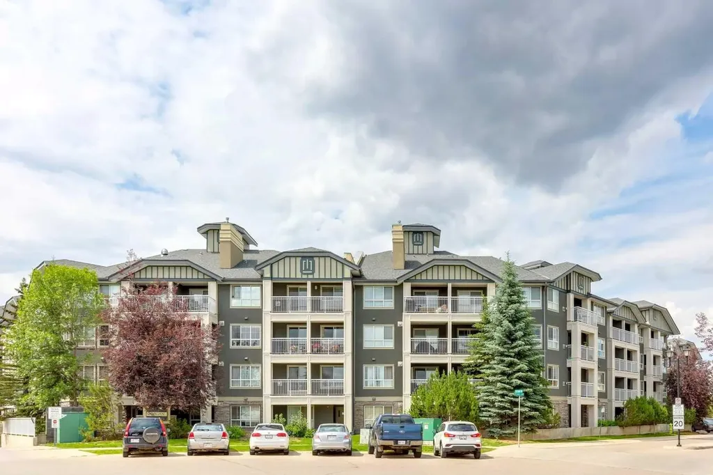 35 Richard Court SW Calgary AB T3E 7N9