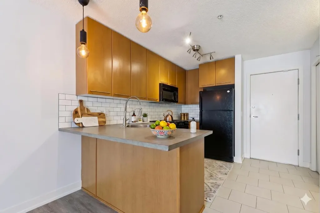 35 Richard Court SW Calgary AB T3E 7N9