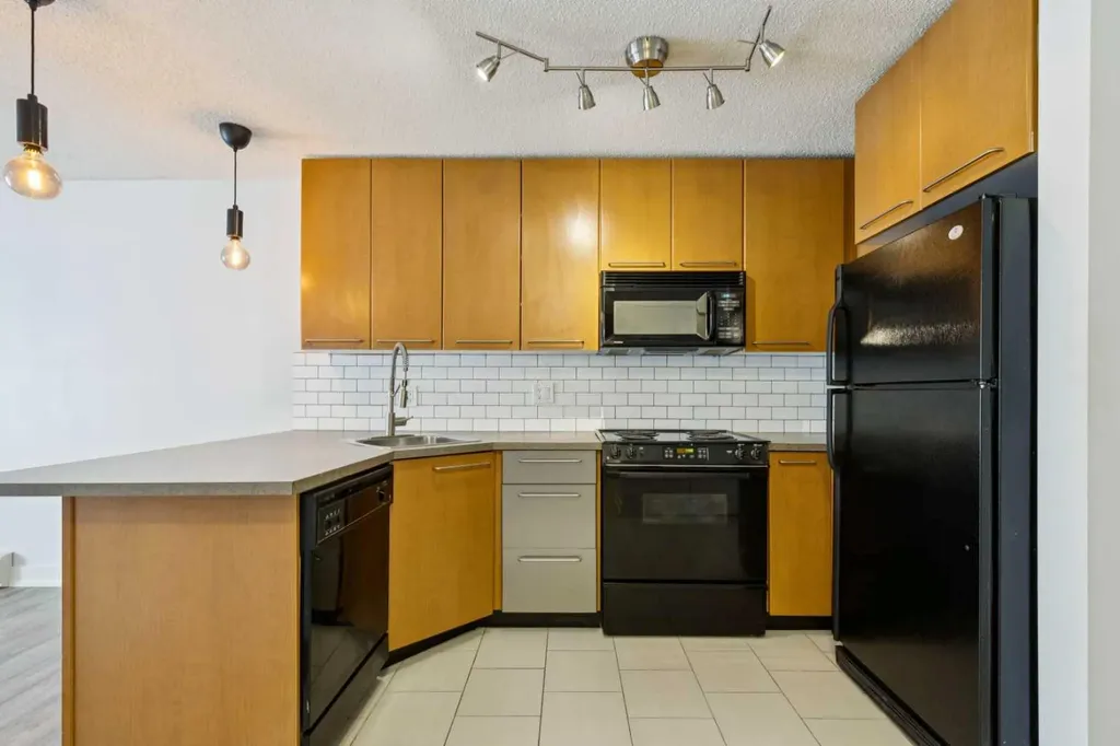 35 Richard Court SW Calgary AB T3E 7N9