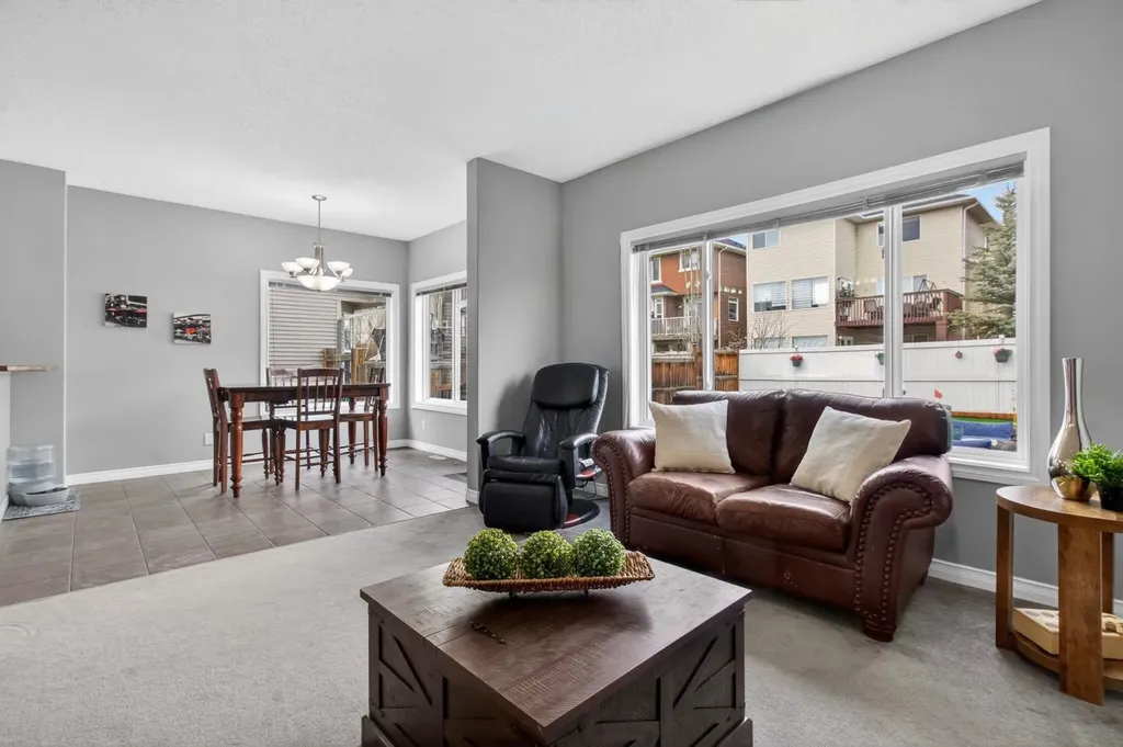 98 Evanscove Circle NW Calgary AB T3P 0A1