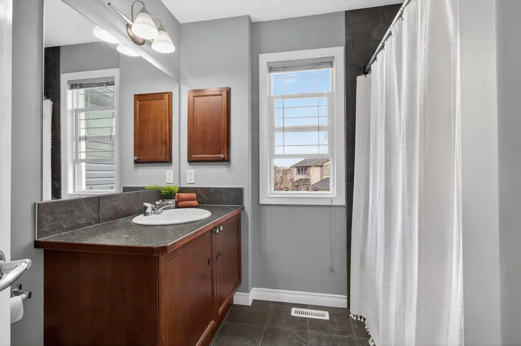 98 Evanscove Circle NW Calgary AB T3P 0A1