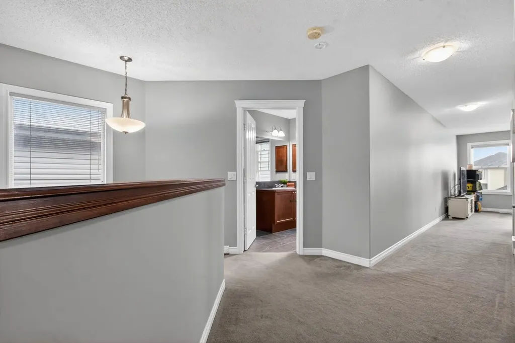 98 Evanscove Circle NW Calgary AB T3P 0A1