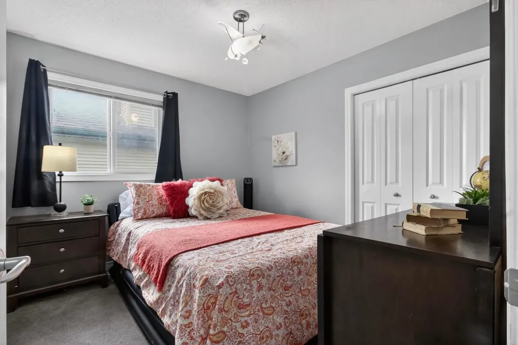 98 Evanscove Circle NW Calgary AB T3P 0A1