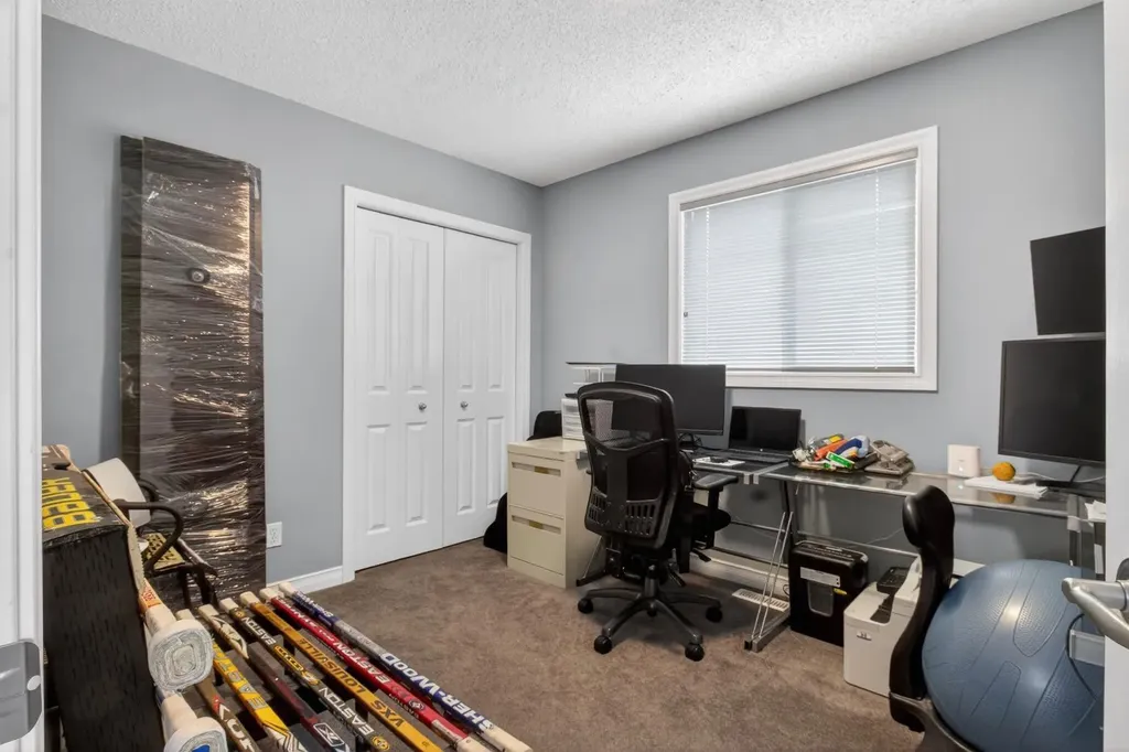 98 Evanscove Circle NW Calgary AB T3P 0A1