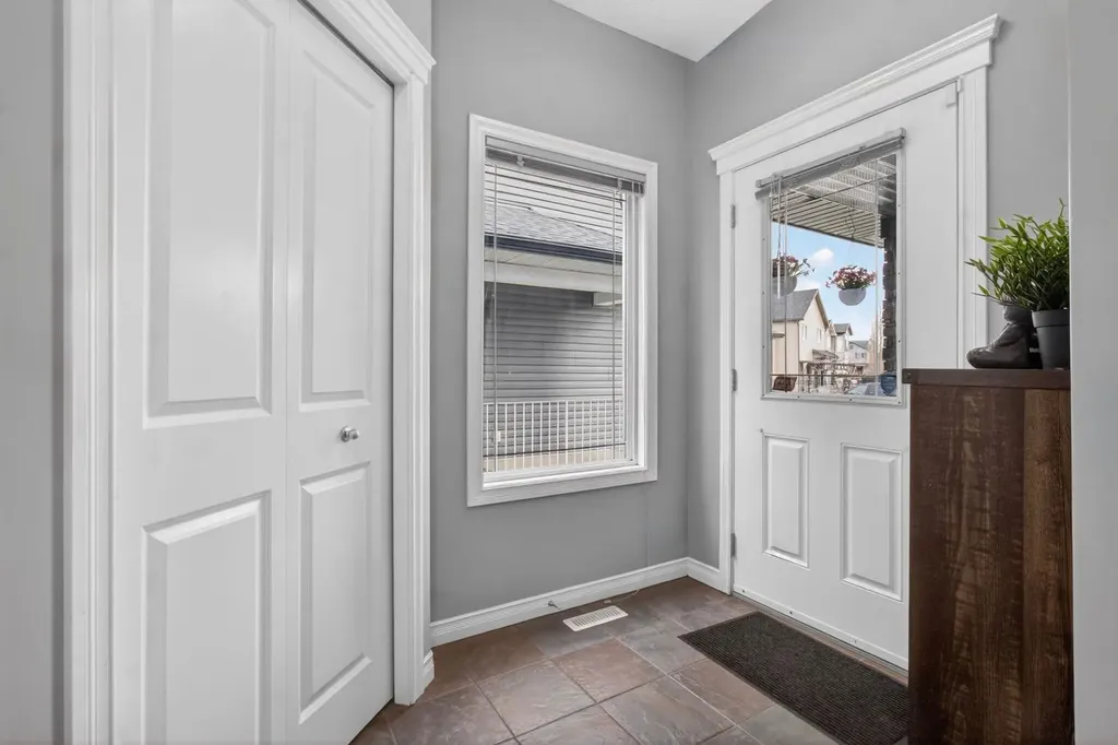 98 Evanscove Circle NW Calgary AB T3P 0A1