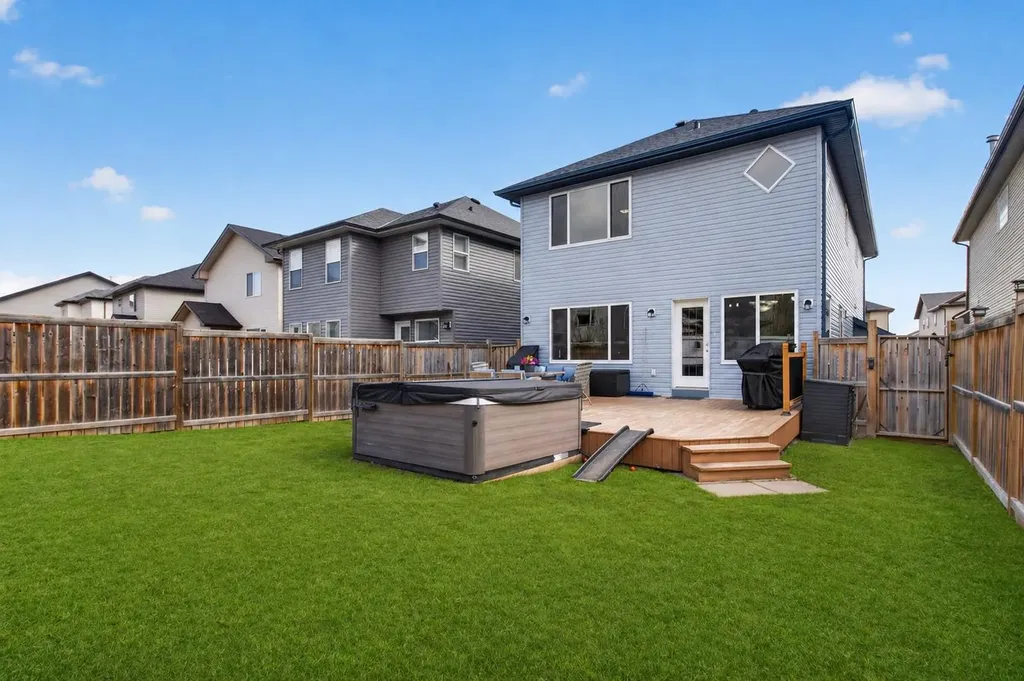 98 Evanscove Circle NW Calgary AB T3P 0A1