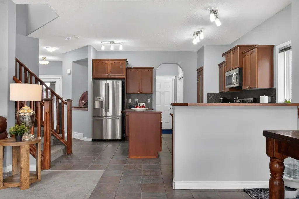 98 Evanscove Circle NW Calgary AB T3P 0A1