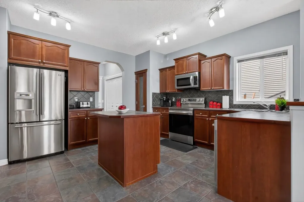 98 Evanscove Circle NW Calgary AB T3P 0A1