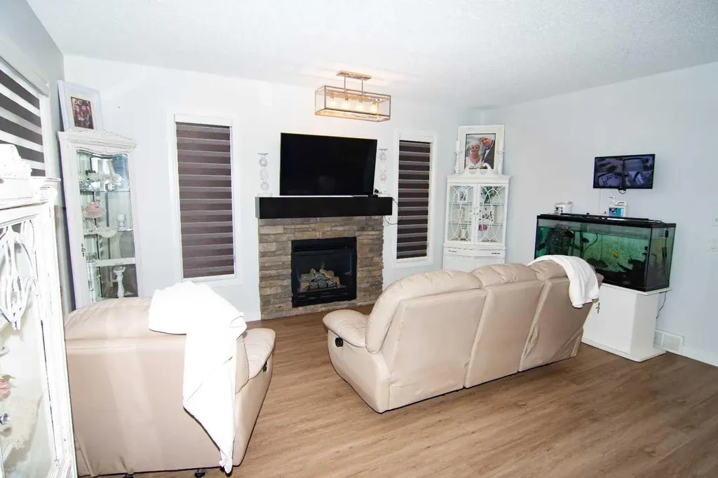 149 Cimarron Vista Crescent Okotoks AB T1S 0K3