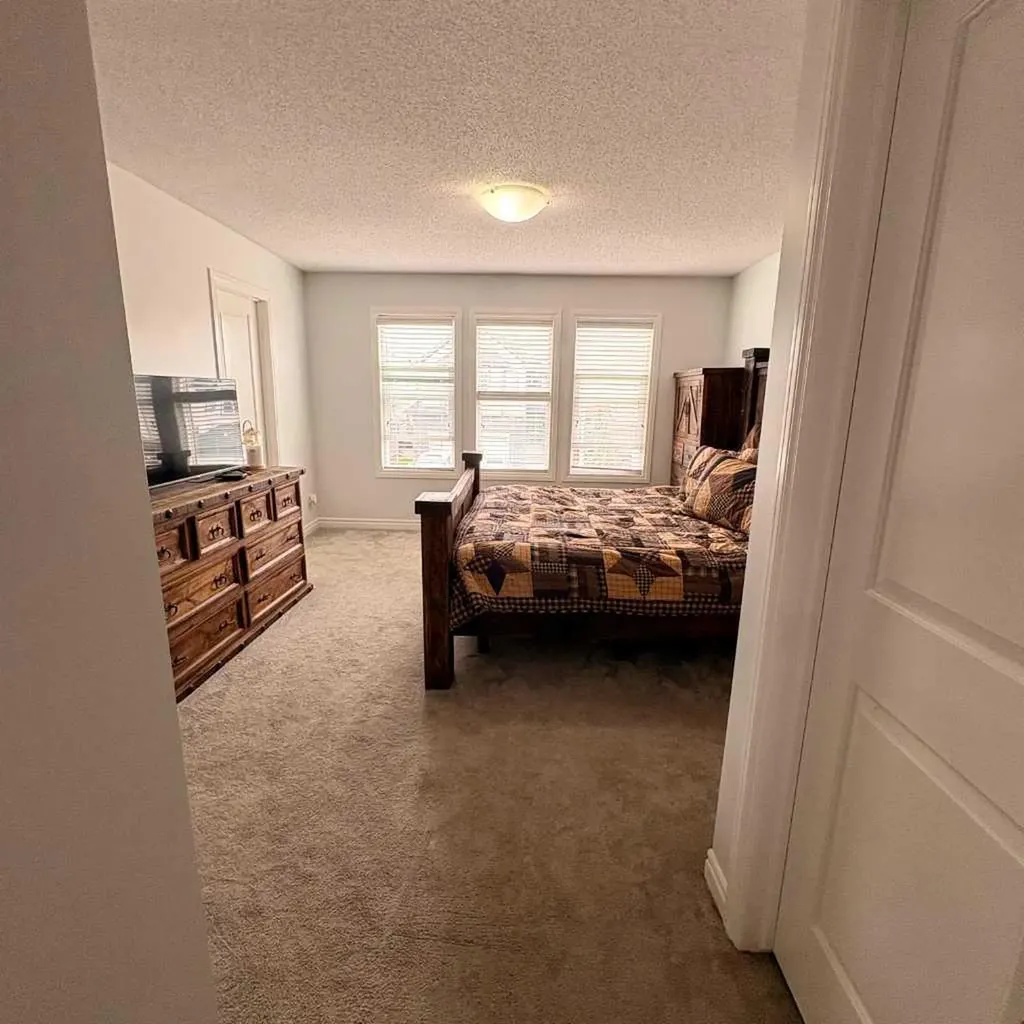 149 Cimarron Vista Crescent Okotoks AB T1S 0K3