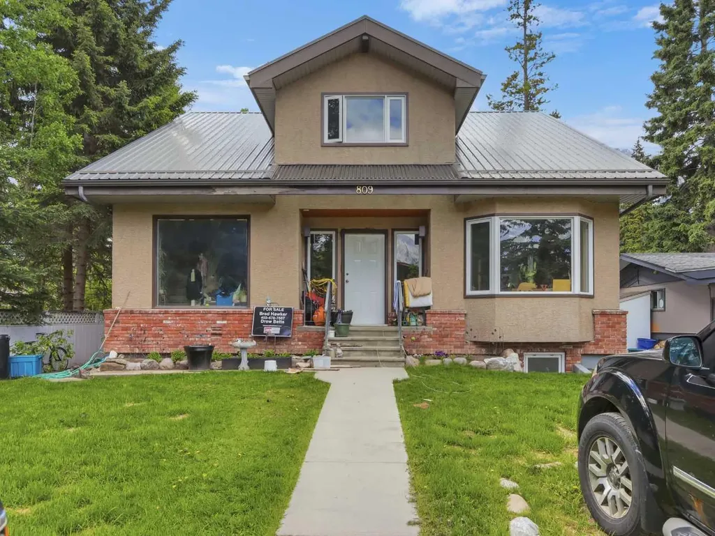 809 13 Street Canmore AB T1W1W5
