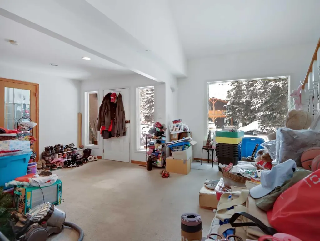 809 13 Street Canmore AB T1W1W5