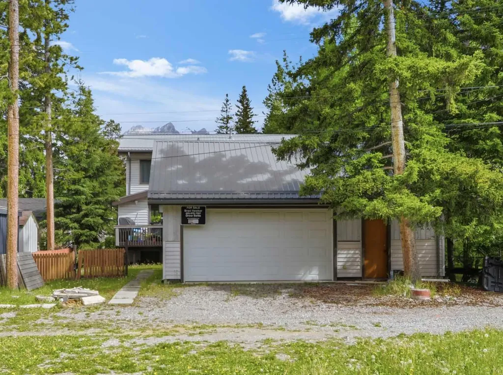 809 13 Street Canmore AB T1W1W5