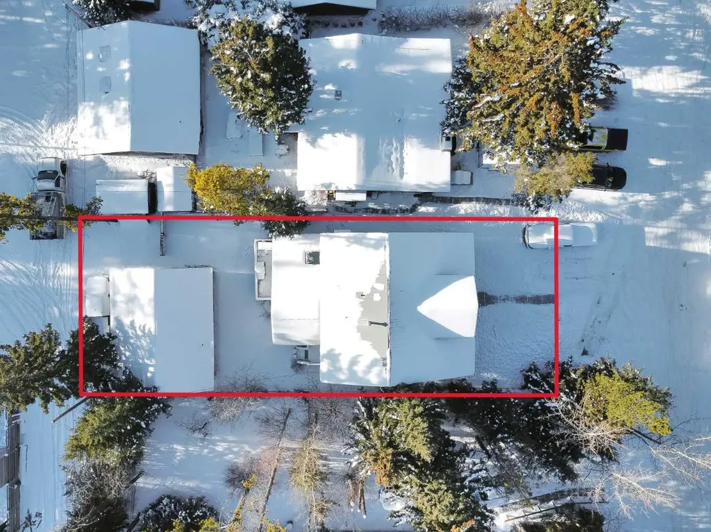 809 13 Street Canmore AB T1W1W5