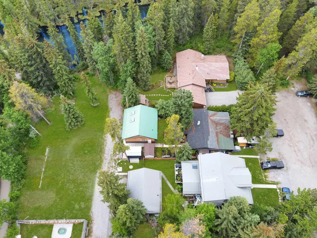 809 13 Street Canmore AB T1W1W5