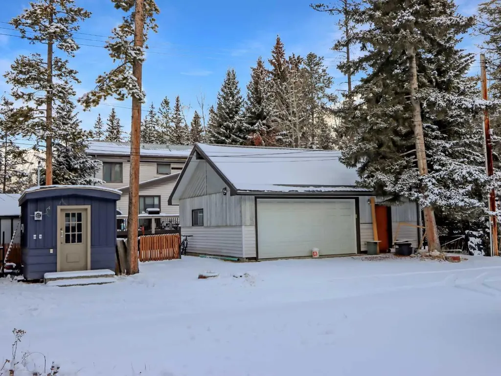 809 13 Street Canmore AB T1W1W5