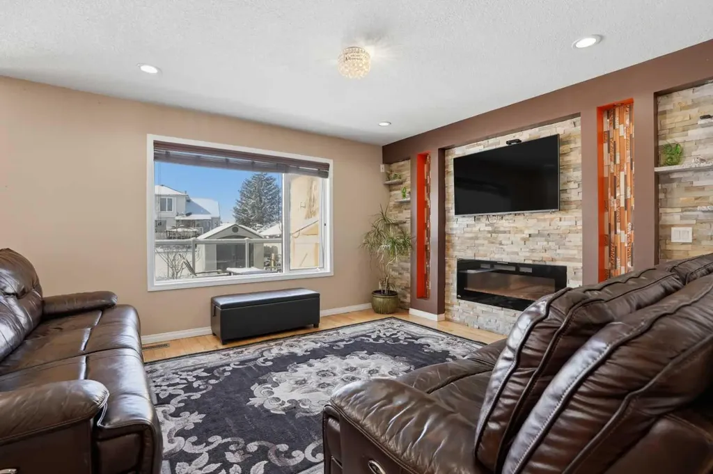 5221 Coral Shores Drive NE Calgary AB T3J 3J7