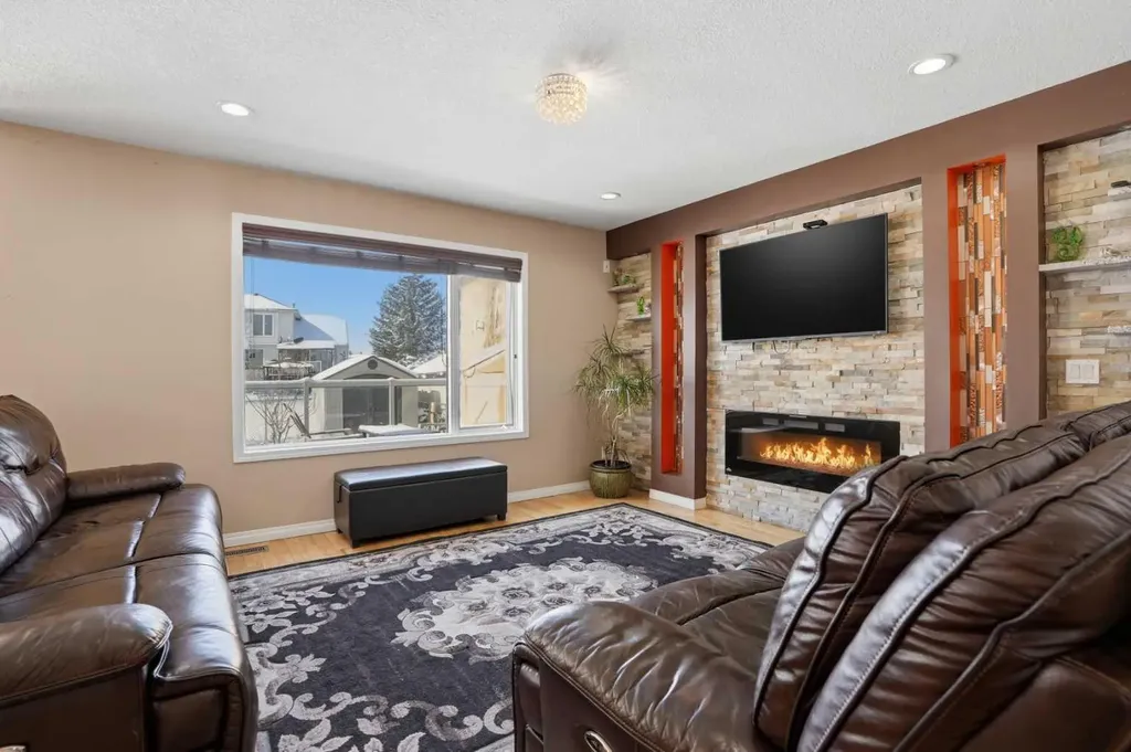 5221 Coral Shores Drive NE Calgary AB T3J 3J7