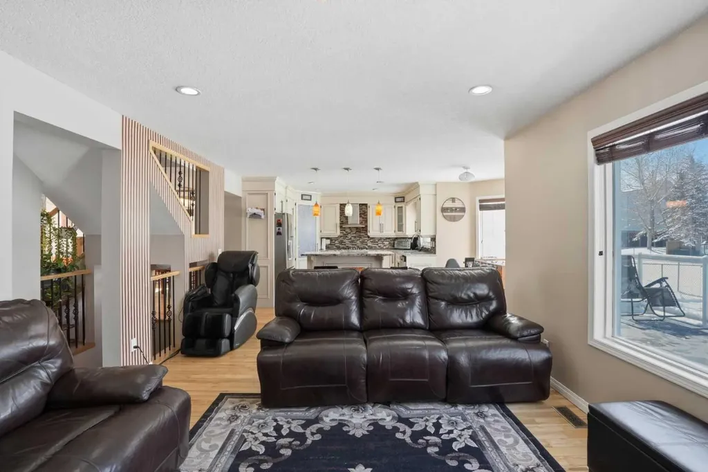 5221 Coral Shores Drive NE Calgary AB T3J 3J7