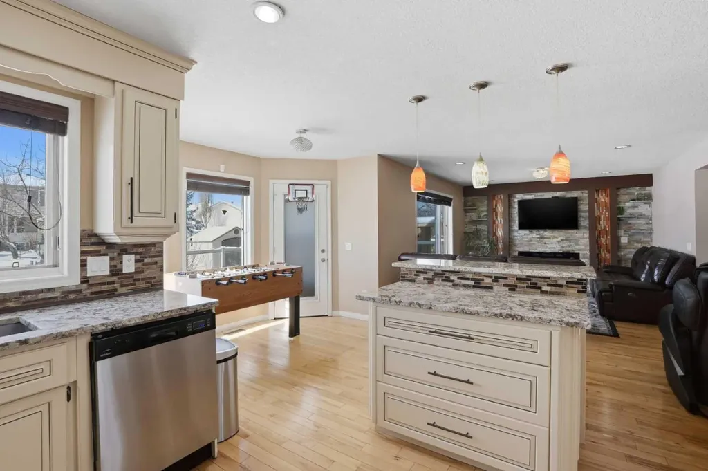 5221 Coral Shores Drive NE Calgary AB T3J 3J7