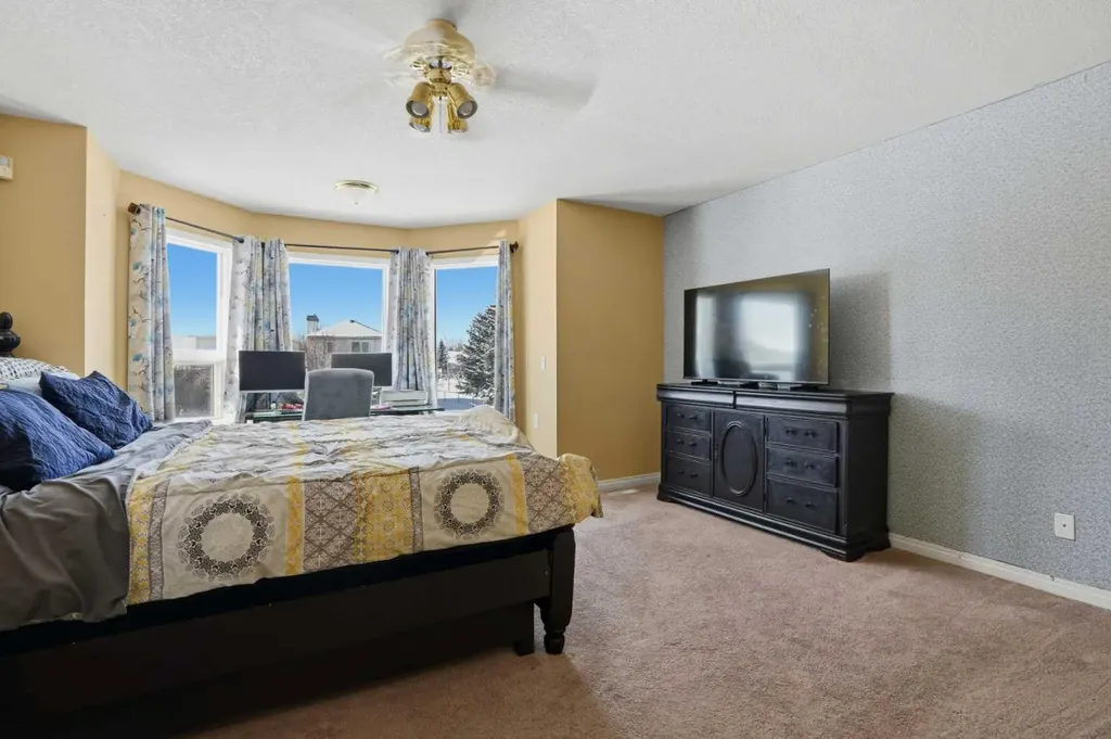 5221 Coral Shores Drive NE Calgary AB T3J 3J7