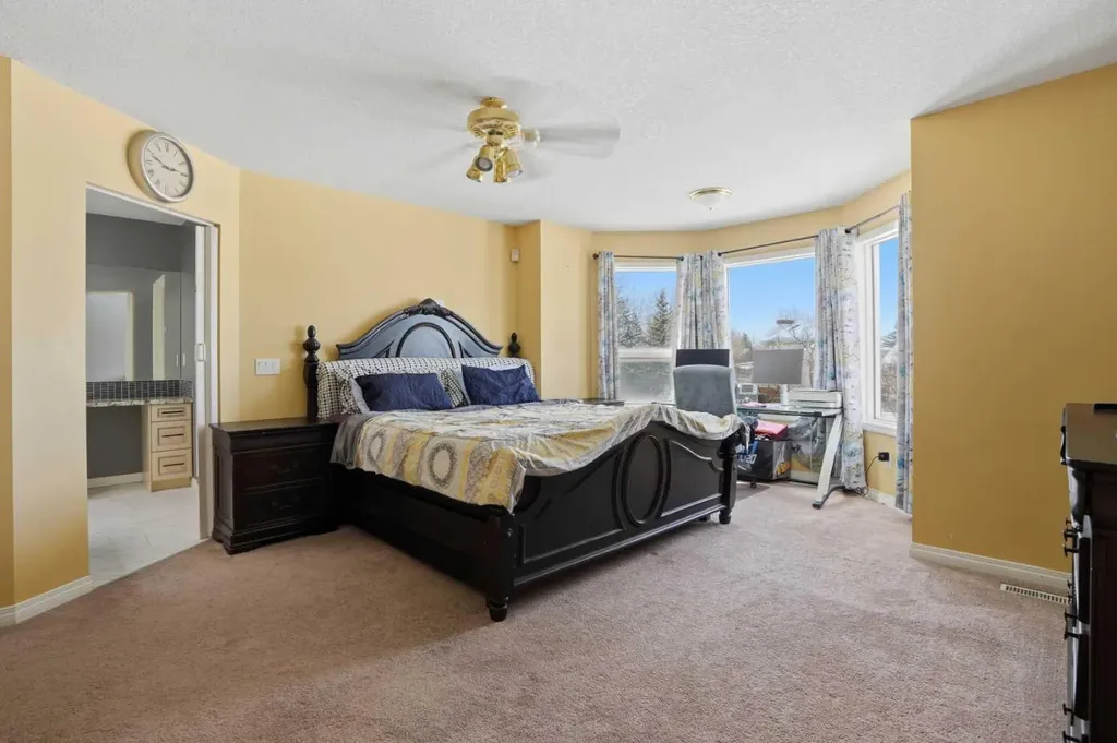 5221 Coral Shores Drive NE Calgary AB T3J 3J7